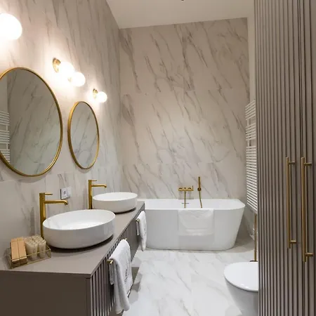 Srebrna Luxury - Fabrykancka - Wnetrza Premium وودج