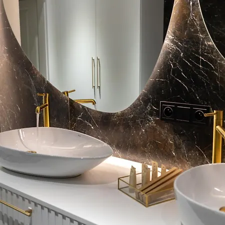 Srebrna Luxury - Fabrykancka - Wnetrza Premium وودج